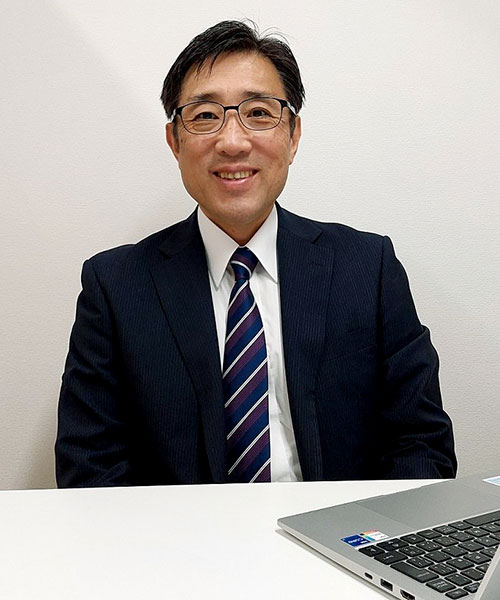 代表の清水　義則